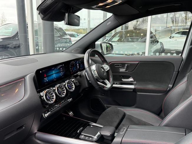 MERCEDES-BENZ GLA Photo 3