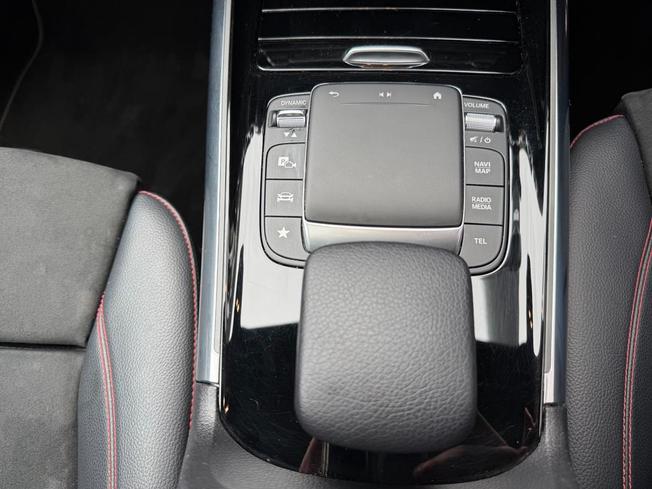 MERCEDES-BENZ GLA Photo 32