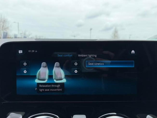 MERCEDES-BENZ GLA Photo 35