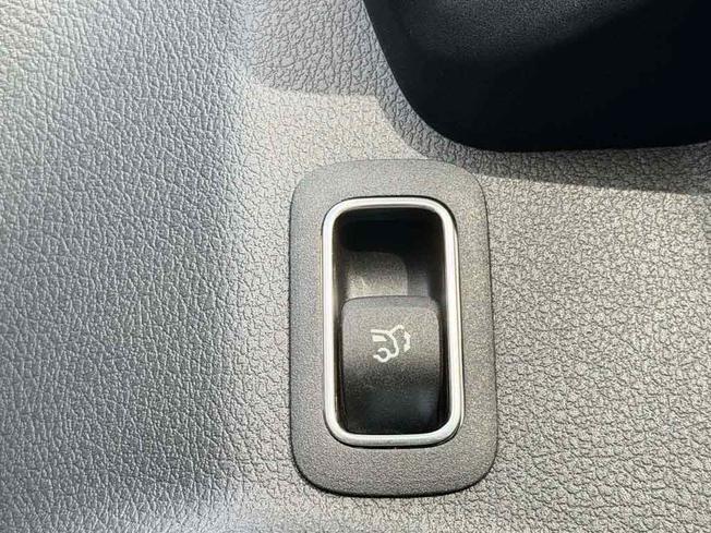 MERCEDES-BENZ GLA Photo 22