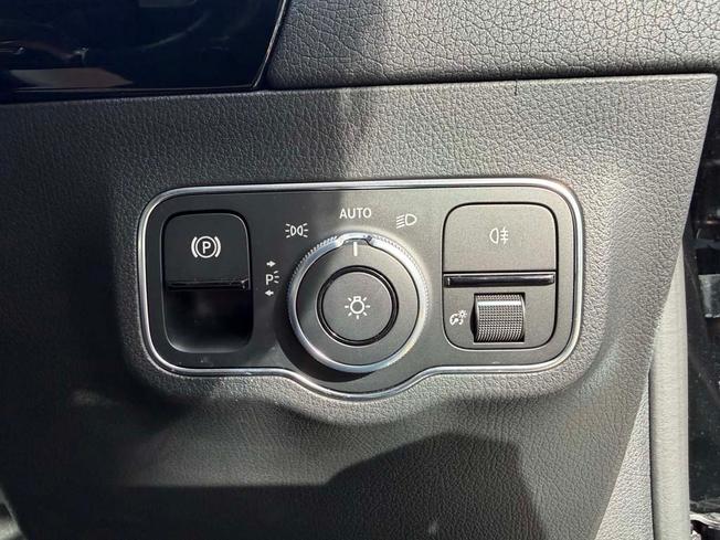 MERCEDES-BENZ GLA Photo 24