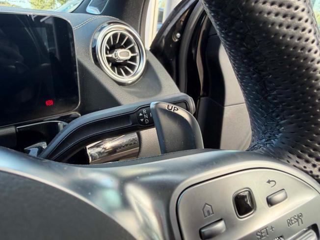 MERCEDES-BENZ GLA Photo 26