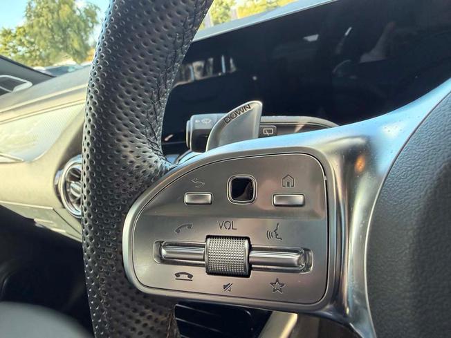 MERCEDES-BENZ GLA Photo 28