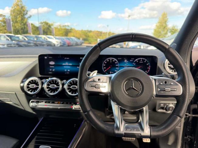 MERCEDES-BENZ GLA Photo 39