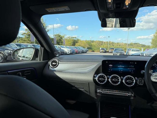 MERCEDES-BENZ GLA Photo 43