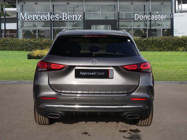 MERCEDES-BENZ GLA Photo 11