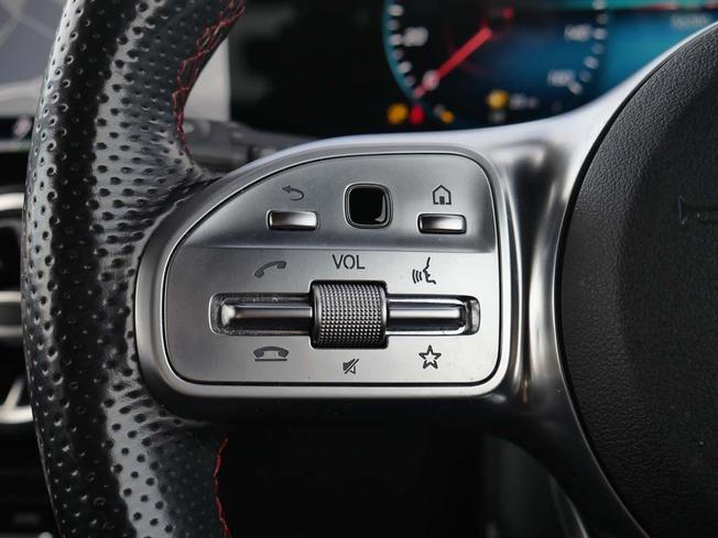 MERCEDES-BENZ GLA Photo 12