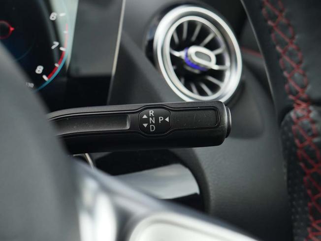 MERCEDES-BENZ GLA Photo 14