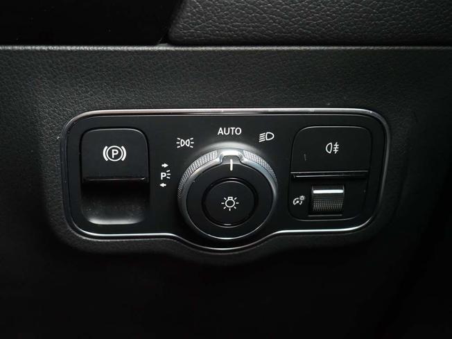 MERCEDES-BENZ GLA Photo 15