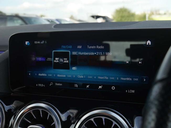 MERCEDES-BENZ GLA Photo 22