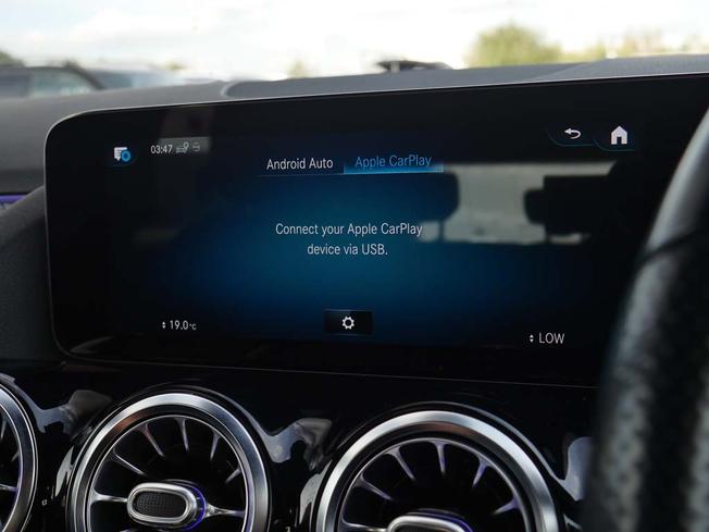 MERCEDES-BENZ GLA Photo 27