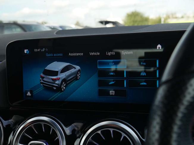 MERCEDES-BENZ GLA Photo 28