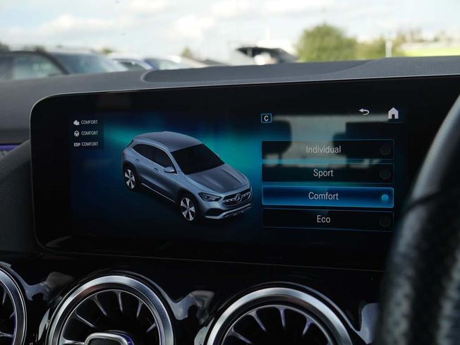 MERCEDES-BENZ GLA Photo 30