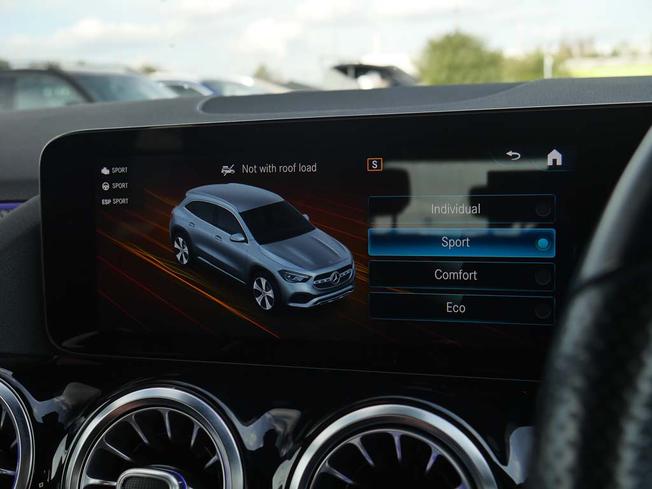 MERCEDES-BENZ GLA Photo 31
