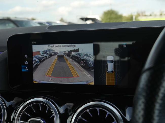 MERCEDES-BENZ GLA Photo 33