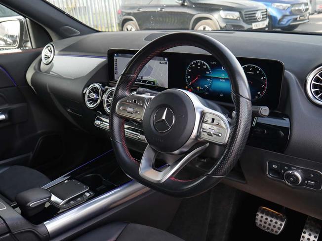 MERCEDES-BENZ GLA Photo 36