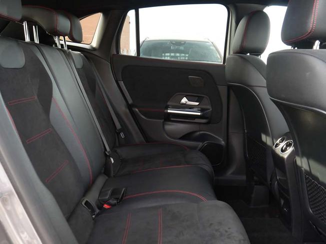 MERCEDES-BENZ GLA Photo 37