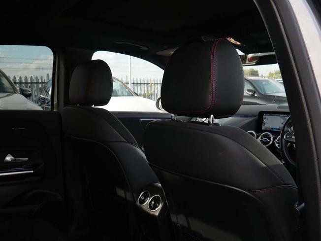 MERCEDES-BENZ GLA Photo 38