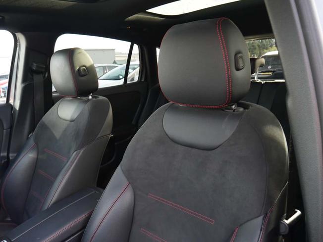 MERCEDES-BENZ GLA Photo 48