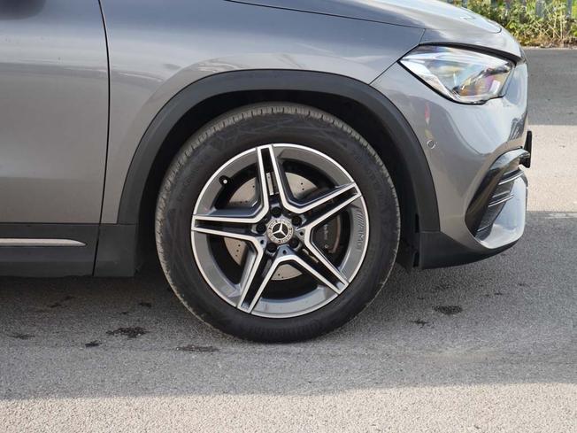 MERCEDES-BENZ GLA Photo 6