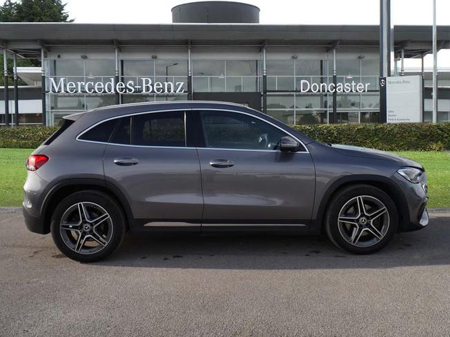 MERCEDES-BENZ GLA Photo 7