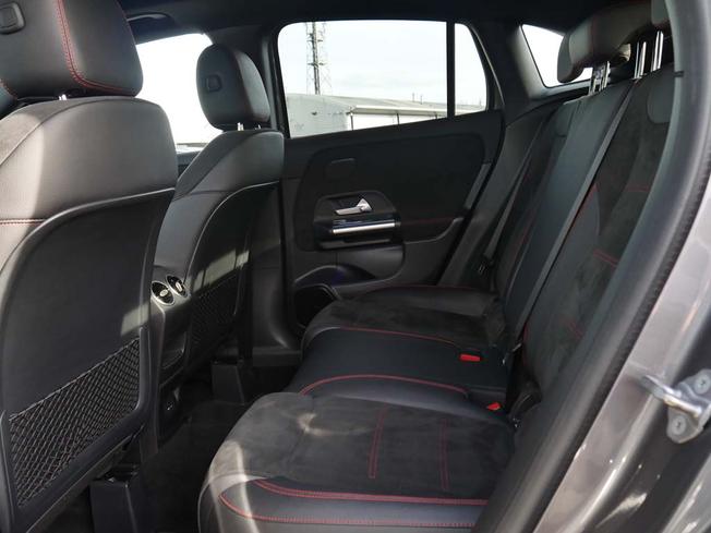 MERCEDES-BENZ GLA Photo 8
