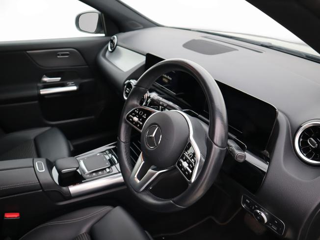 MERCEDES-BENZ GLA Photo 12