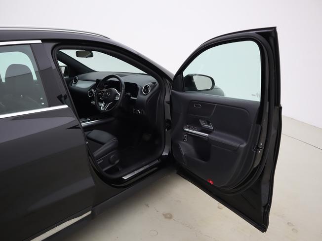 MERCEDES-BENZ GLA Photo 16
