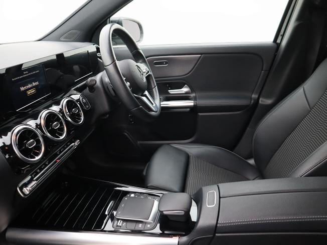 MERCEDES-BENZ GLA Photo 19