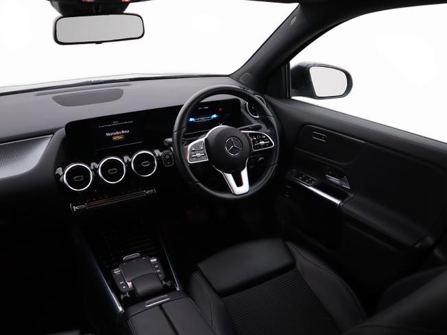 MERCEDES-BENZ GLA Photo 22