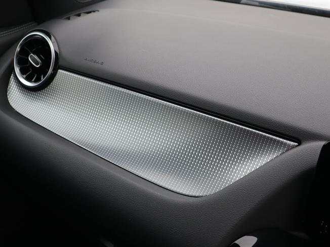 MERCEDES-BENZ GLA Photo 36