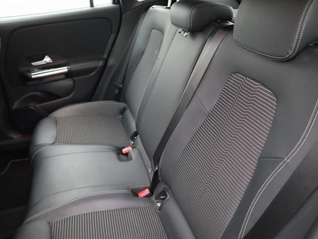 MERCEDES-BENZ GLA Photo 40