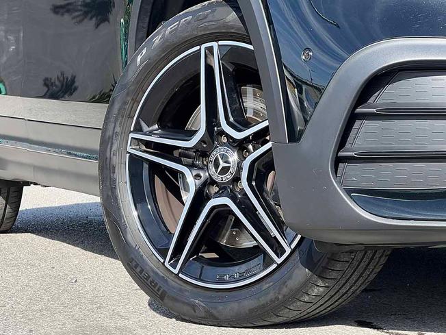 MERCEDES-BENZ GLB Photo 14