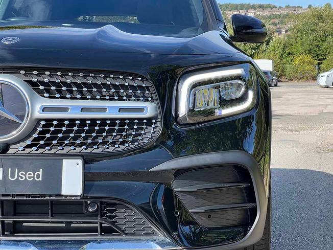 MERCEDES-BENZ GLB Photo 19