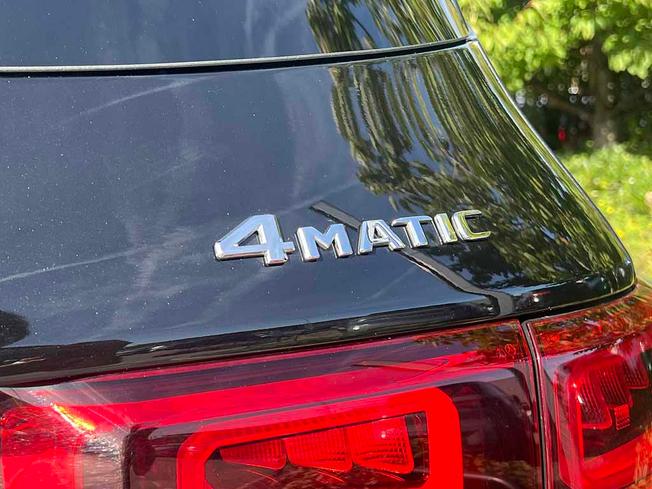 MERCEDES-BENZ GLB Photo 21
