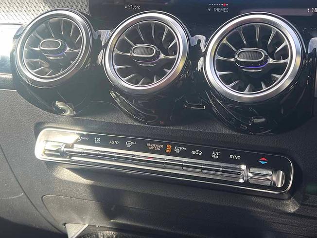 MERCEDES-BENZ GLB Photo 36