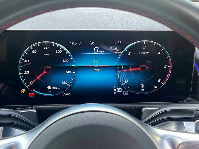 MERCEDES-BENZ GLB Photo 4