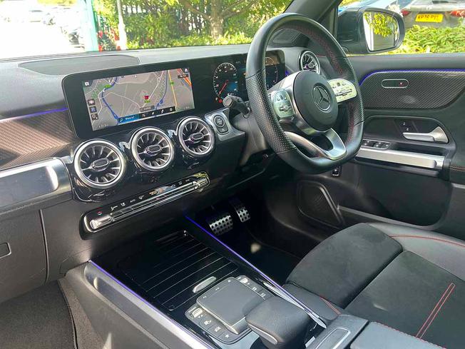 MERCEDES-BENZ GLB Photo 5