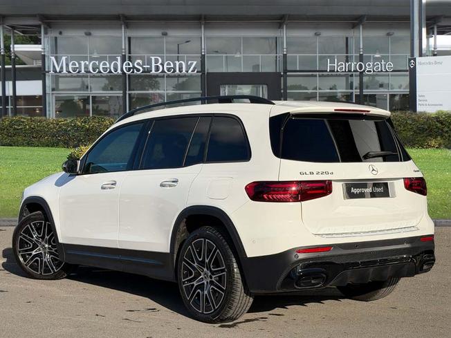 MERCEDES-BENZ GLB Photo 2