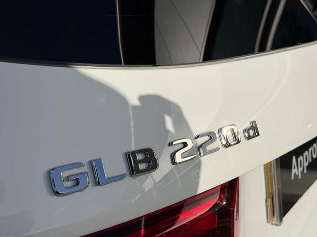 MERCEDES-BENZ GLB Photo 23