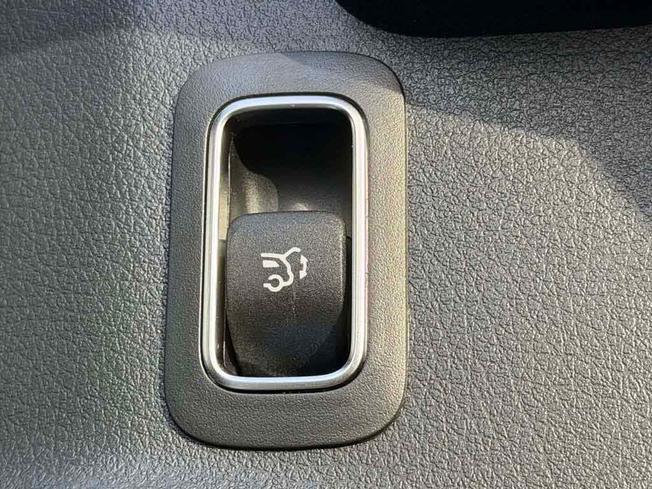 MERCEDES-BENZ GLB Photo 27