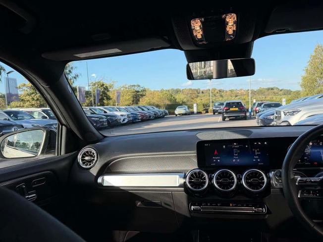MERCEDES-BENZ GLB Photo 46