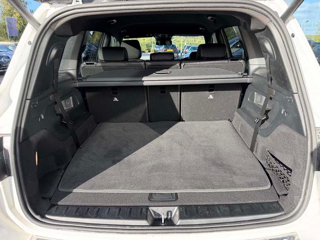 MERCEDES-BENZ GLB Photo 9