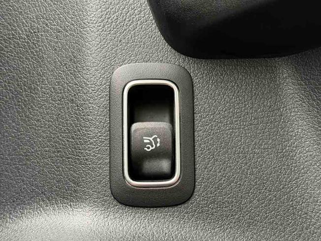 MERCEDES-BENZ GLB Photo 26