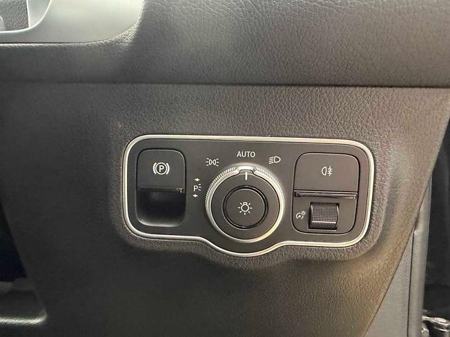 MERCEDES-BENZ GLB Photo 27