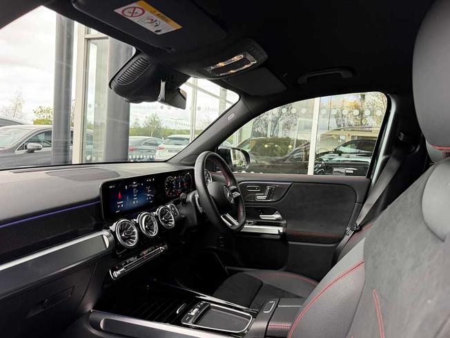 MERCEDES-BENZ GLB Photo 3