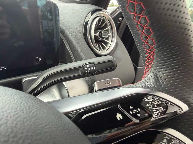 MERCEDES-BENZ GLB Photo 30