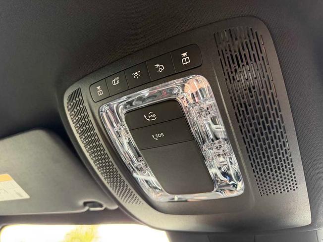 MERCEDES-BENZ GLB Photo 34