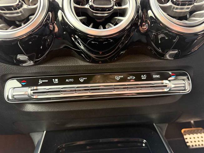 MERCEDES-BENZ GLB Photo 36