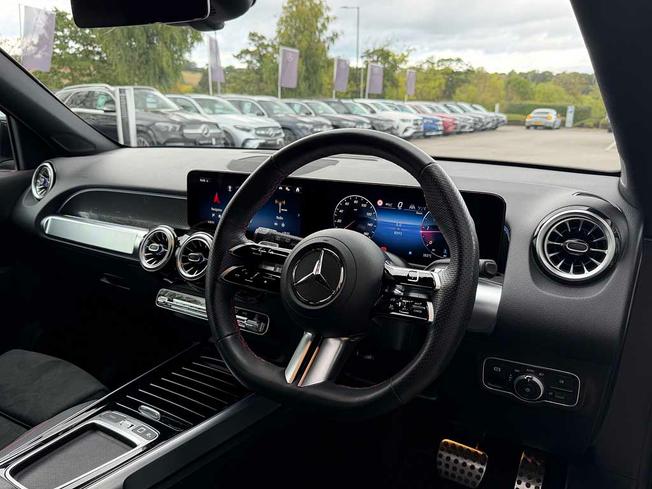 MERCEDES-BENZ GLB Photo 44